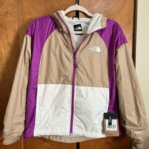 NEW WITH TAGS The North Face Hydrenaline Hooded Windbreaker Jacket